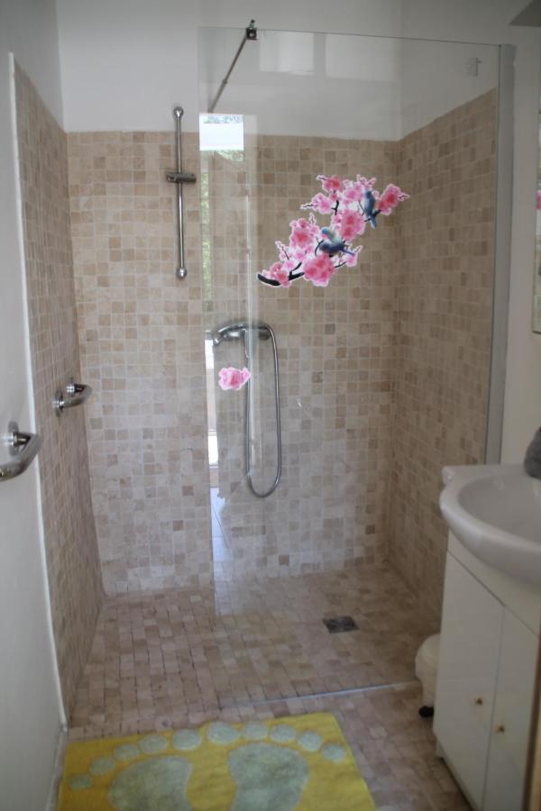 Au Bonheur De Lili Appartement Fontaine-de-Vaucluse Buitenkant foto
